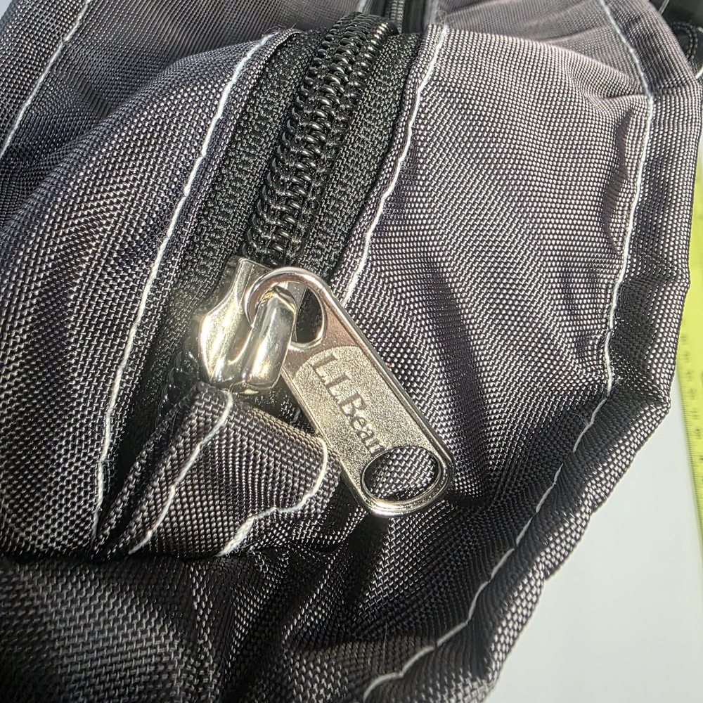 L.L. Bean Tote Bag - Gray Nylon - Unisex Travel /Gym Bag. - Picture 4 of 6